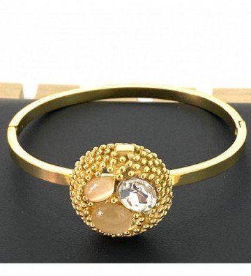 Collares acerodorado...