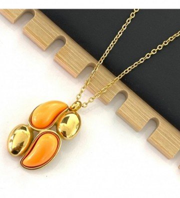 Collares acerodorado...