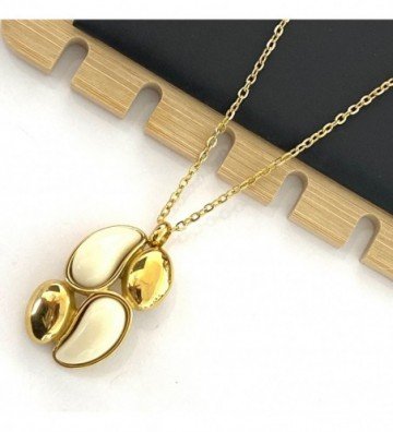 Collares acerodorado...