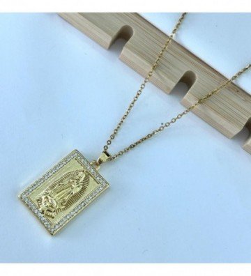 Collares acero dorado...