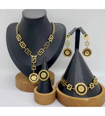 Solo Collar acero Dorado...