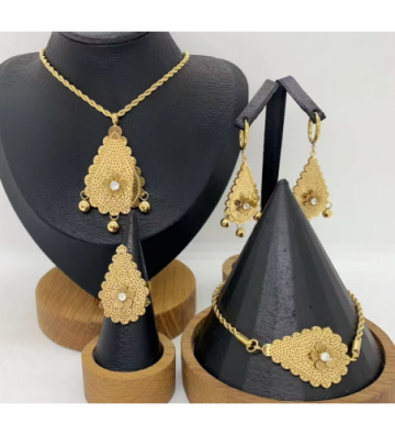 Solo Collar acero Dorado...