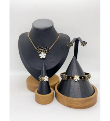 Solo Pulsera brazalete...