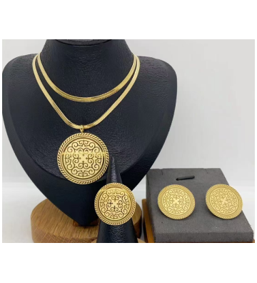 Solo Collar acero Dorado...