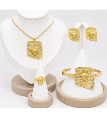 Solo Collar acero Dorado...